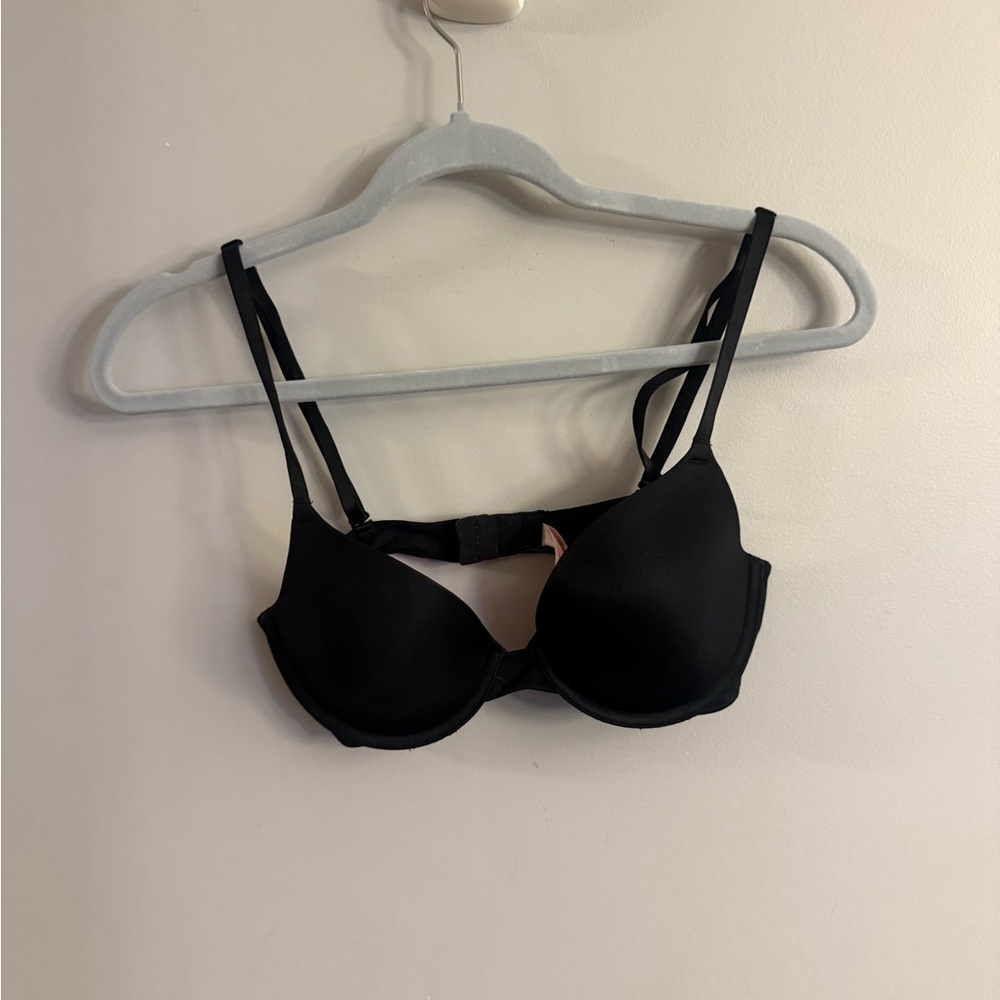 Victoria’s Secret PINK Black T-Shirt Bra Pink Lining 34B